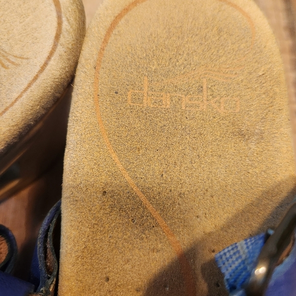 Dansko Women’s 36 Blue Leather Thea Strappy Heeled Clog Sandals - Picture 7 of 9